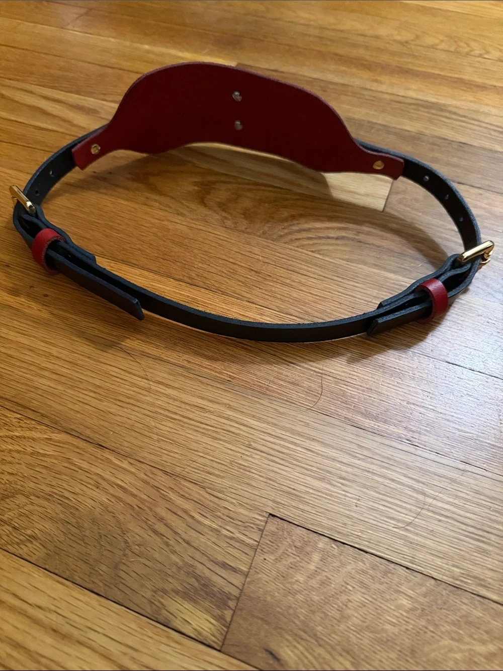 NWOT Elf Zhou London Red and Black Leather Waist Belt with Gold Hardware